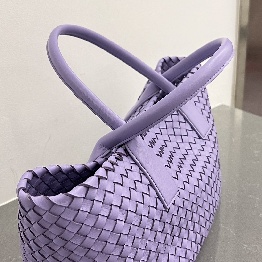 Small Cabat Intreccio Leather Tote Bag Lavender 